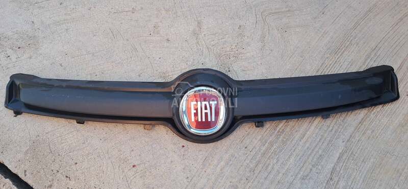 Maska sa znakom za Fiat Panda od 2012. do 2024. god.