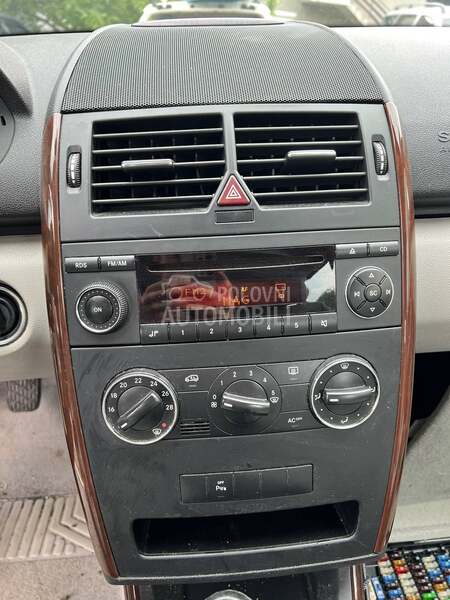 Radio CD za Mercedes Benz A 140, A 150, A 160 ...