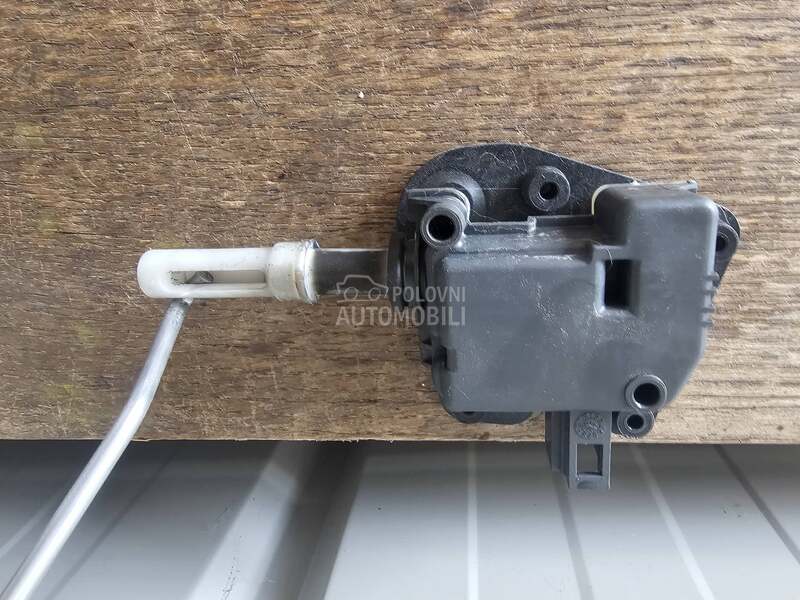 Motor brave gepek vrata za Audi A4 od 2001. do 2007. god.