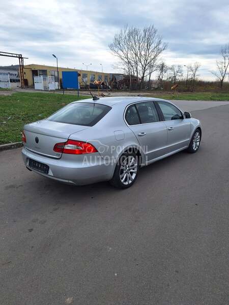 Škoda Superb 2010. god. -  kompletan auto u delovima