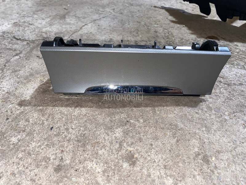 Piksla, pepeljara za Volkswagen Passat B6