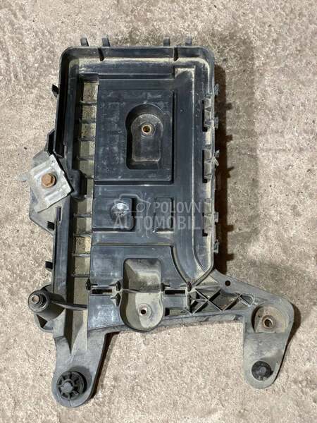 Kuciste akumulatora za Volkswagen Golf 5, Caddy, Jetta ...