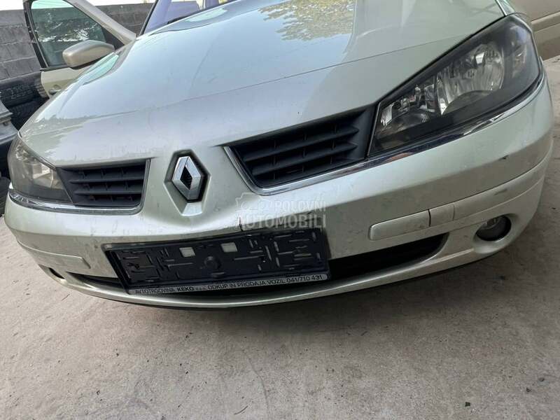 Branik prednji zeleni MV190 za Renault Laguna od 2005. do 2007. god.