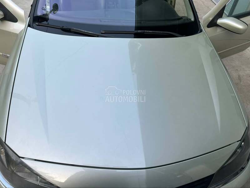 Hauba zelena MV190 za Renault Laguna od 2005. do 2007. god.