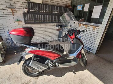 Piaggio Beverly, 2.600 €, 2011. , 300 cm3, 32.000 km, 22kW (30 KS), Scooter, Kragujevac