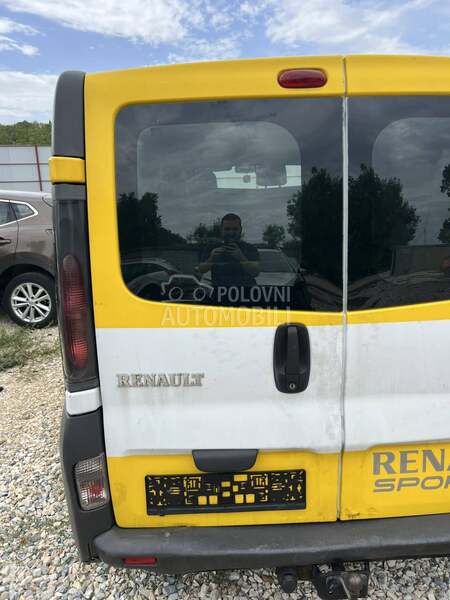 Vrata zad. L Renault Trafic II