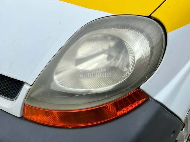 Far levi Renault Trafic II
