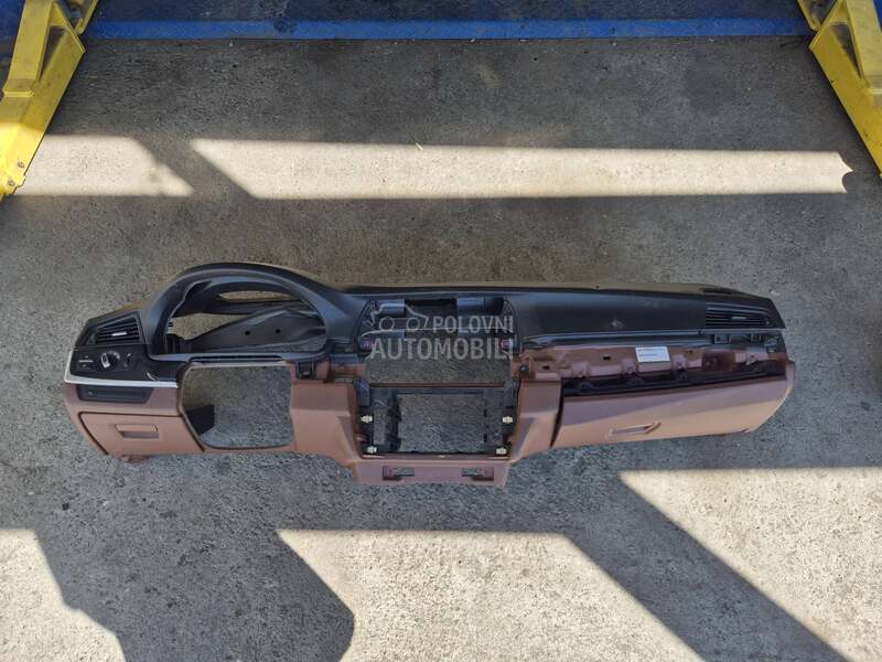 instrument tabla sa Hedp  f10 za BMW Serija 5 od 2010. do 2016. god.