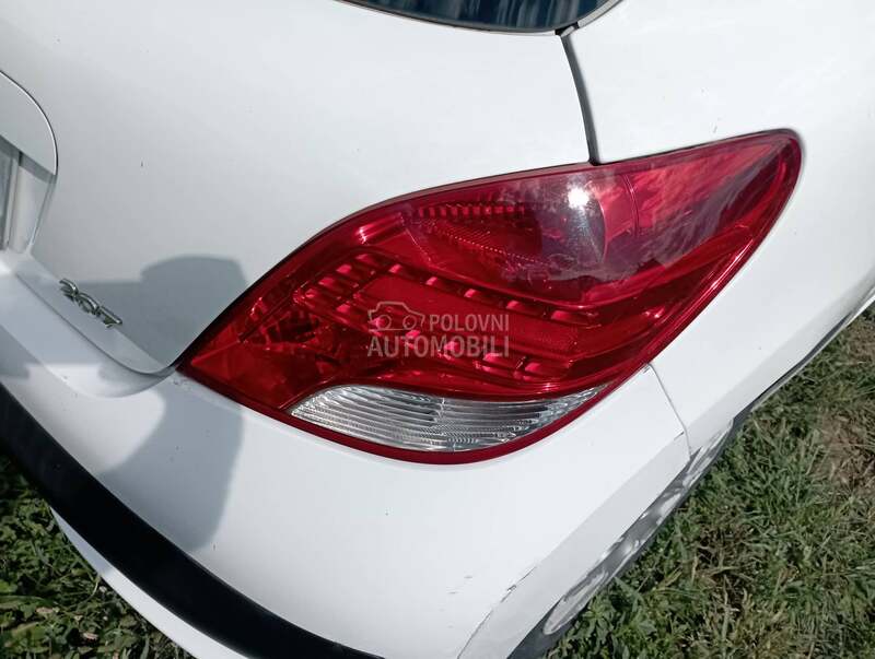 Desno stop svetlo za Peugeot 207