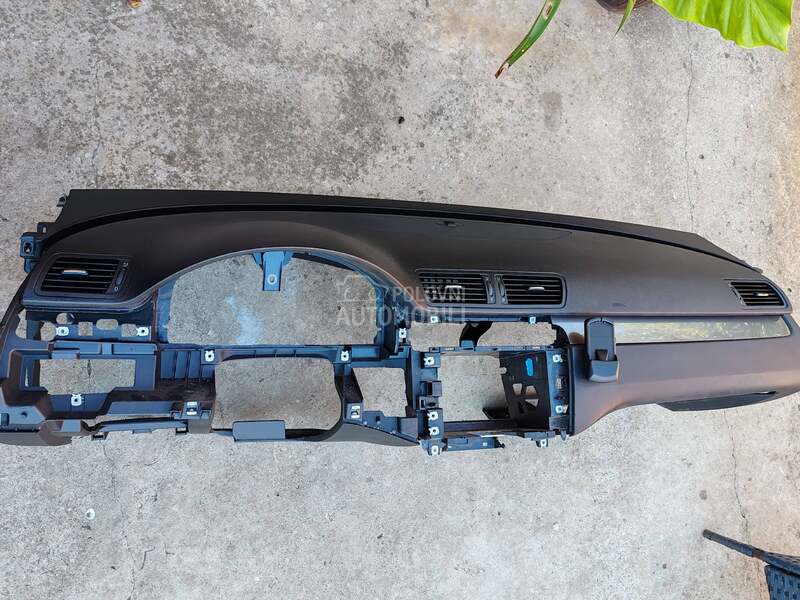 Instrument tabla za Volkswagen Passat B6 od 2005. do 2010. god.