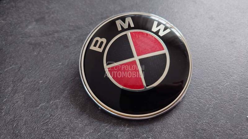 znak 82mm karbon crno crveni za BMW 320d, 114, 116 ...