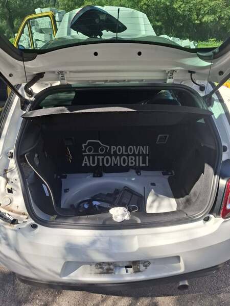 polica za Citroen DS3