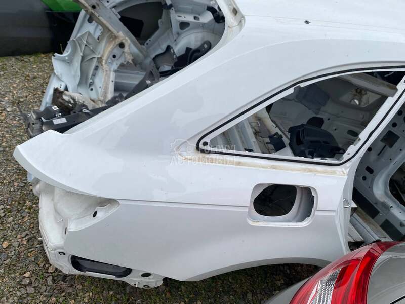 polustranica za Audi A4