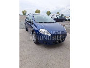 Fiat Grande Punto 1.4 8V, 2.299 €, 2009. Hečbek, Benzin | 1368 cm3, 118.000 km, 57kW (77 KS), Manuelni 5 brzina, 4/5 vrata, 5 sedišta, Šabac