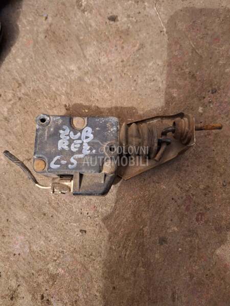 zub poklopca rezervoara za Citroen C5 od 2001. do 2005. god.