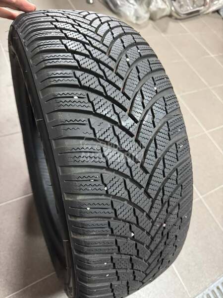 Firestone 215/55 R18 Zimska