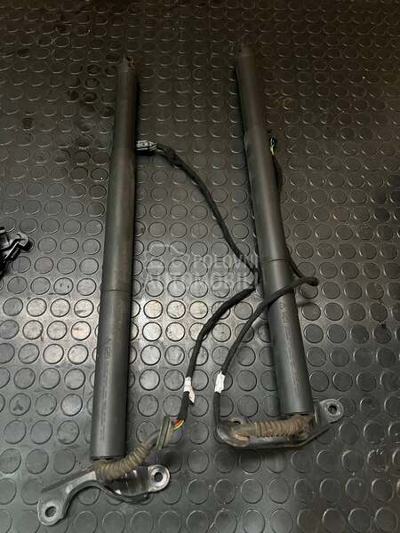 elektricni amortizeri gepeka za Audi Q3 - OEB 8U0827851