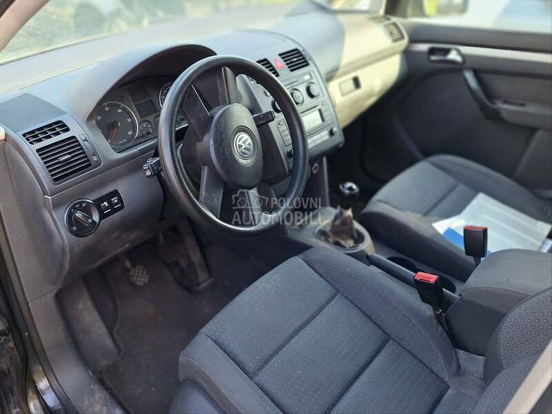 Centralna - središnja konzola za Volkswagen Touran od 2003. do 2010. god.