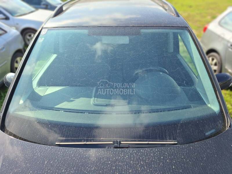 Šoferšajbna za Volkswagen Touran od 2003. do 2010. god.