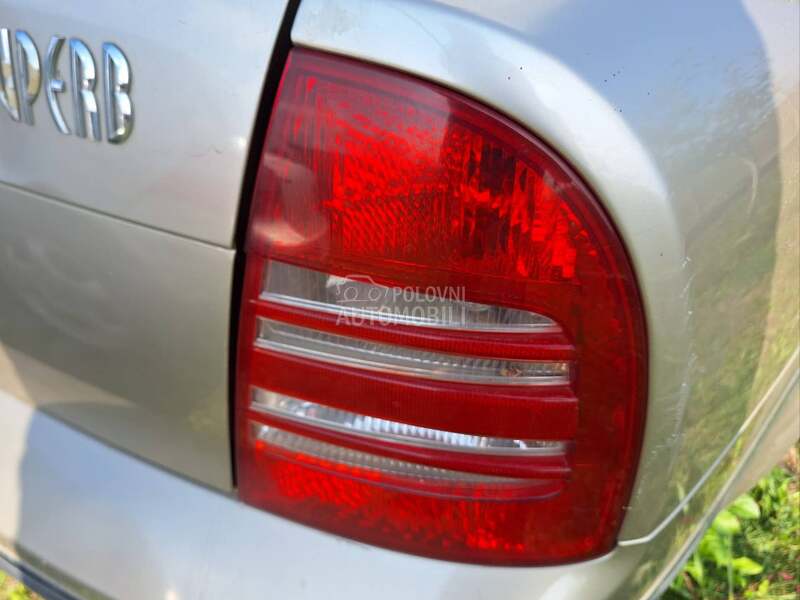 Stop svetlo desno za Škoda Superb od 2001. do 2006. god.