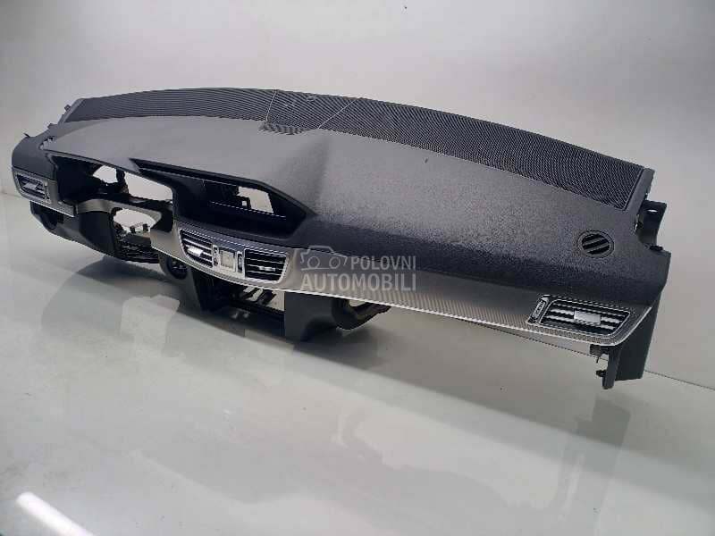 Instrument tabla za Mercedes Benz E 220 od 2009. do 2016. god.