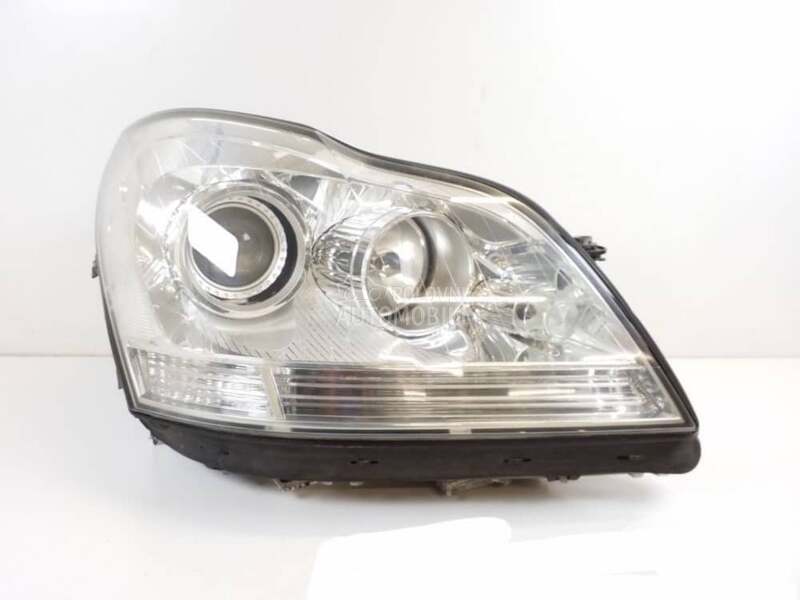 Far desni za Mercedes Benz GL 320, GL 420, GL 450 ... od 2006. do 2012. god.
