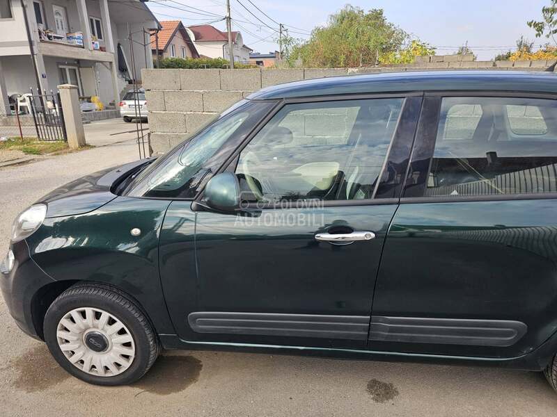 Prednja leva vrata zelena za Fiat 500L od 2013. do 2021. god.