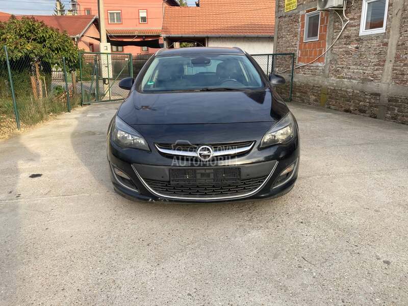 Opel Astra J -  kompletan auto u delovima