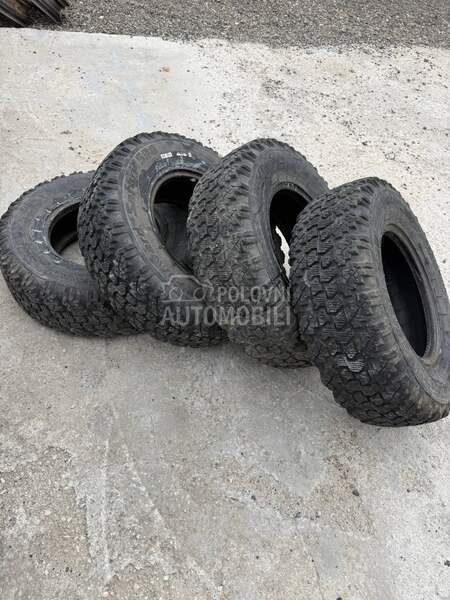 Kama 235/75 R15 Zimska