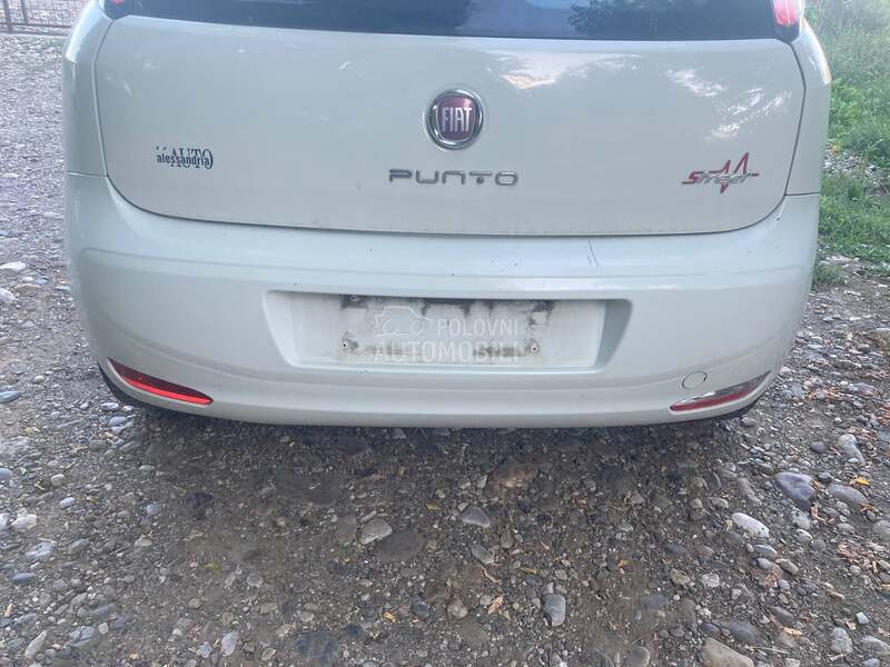zadnji branik 296 kod za Fiat EVO, Punto od 2013. do 2020. god.