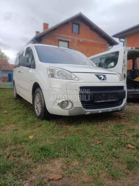 Prednji branik za Peugeot Partner, TePee