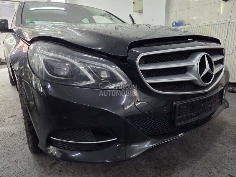 Mercedes Benz E 250 4matic 2015. god. -  kompletan auto u delovima