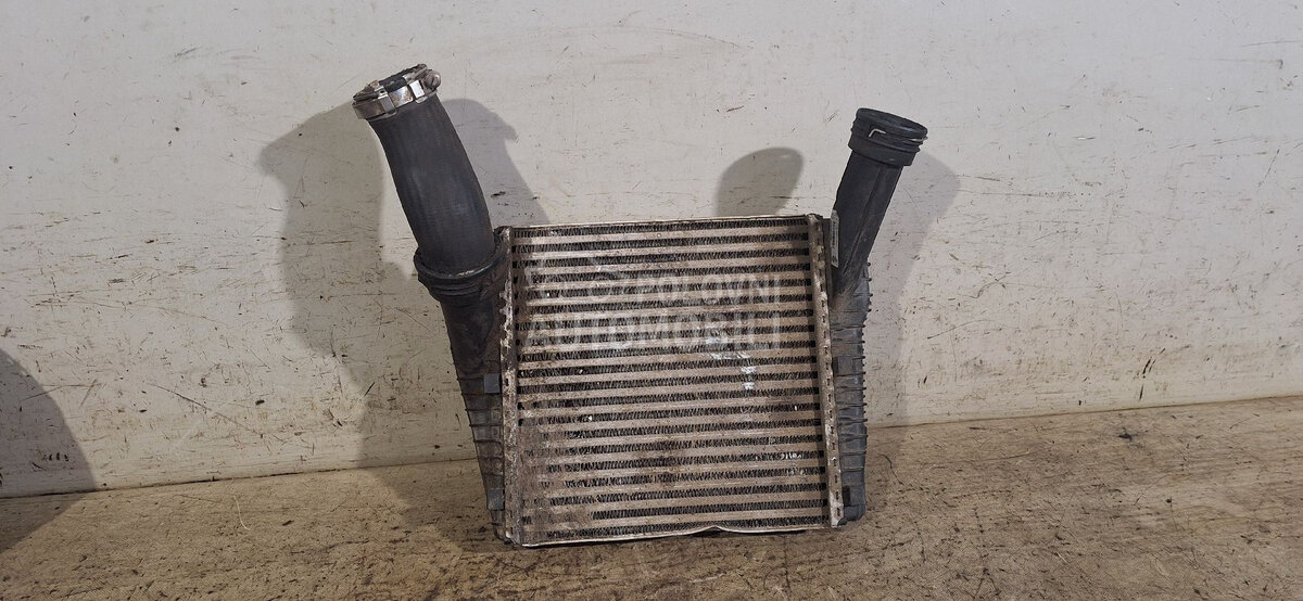 INTERKULER za Audi Q7 - 7P0145804A