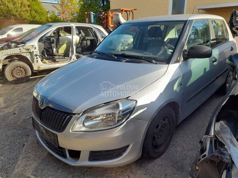 Škoda Fabia 2012. god. -  kompletan auto u delovima