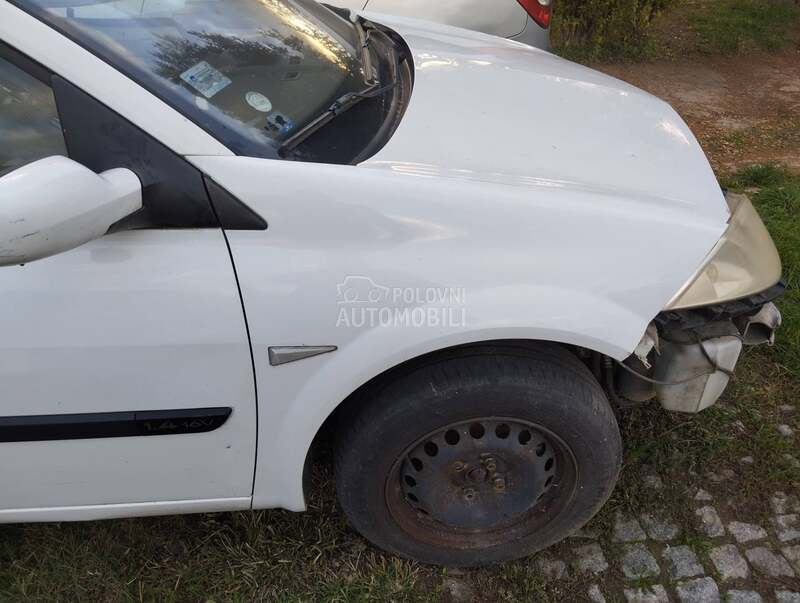 desno krilo belo za Renault Megane od 2002. do 2009. god.