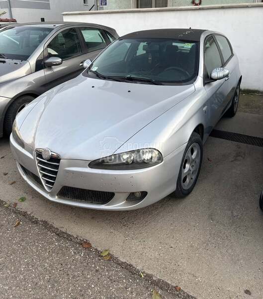 Alfa Romeo 147 -  kompletan auto u delovima