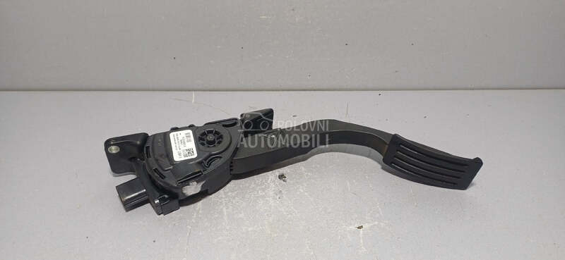 PAPUCICA GASA za Ford Focus