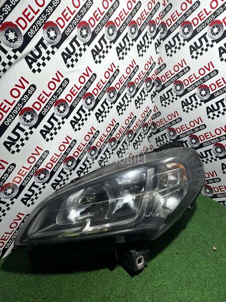 Desni Far za Fiat Doblo za 2010. god.