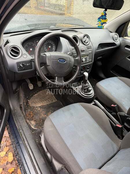 volan kožni za Ford Fiesta, Fusion, Tourneo Connect ... od 2002. do 2012. god.
