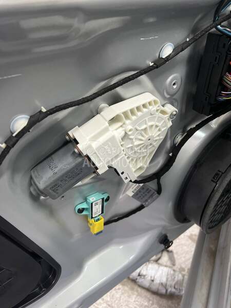 motor podizaca stakla za Audi A4 od 2007. do 2011. god.