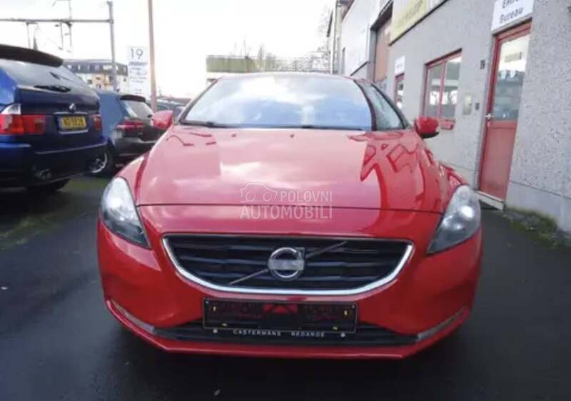 V 40 delovi za Volvo V40 od 2013. do 2018. god.
