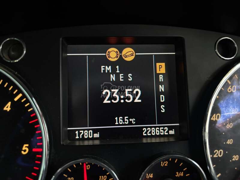 7l displej na imstrument tabli za Volkswagen Touareg