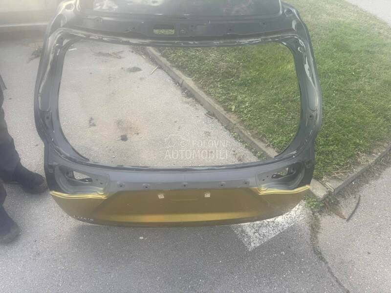 zadnja gepek vrata za Toyota Yaris Cross od 2020. do 2025. god.