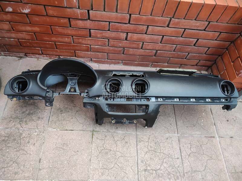 Unutrašnja tabla (za model 8v) za Audi A3