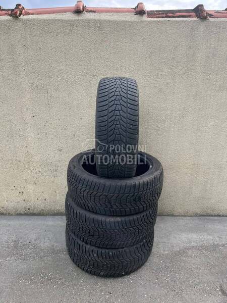 Hankook 225/45 R18 Zimska