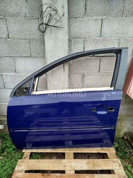 Prednja leva vrata z20z za Opel Vectra C od 2003. do 2009. god.