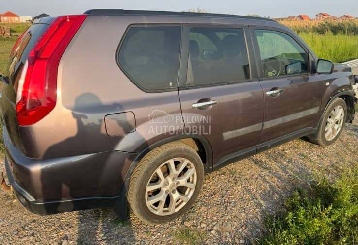 branik za Nissan X-Trail od 2008. do 2012. god.