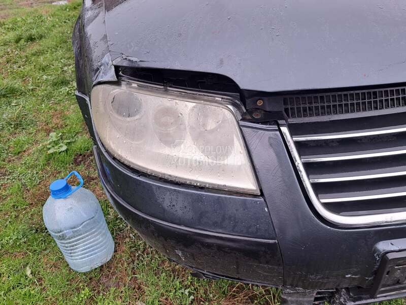 desni far xsenon pasat za Volkswagen Passat B5.5