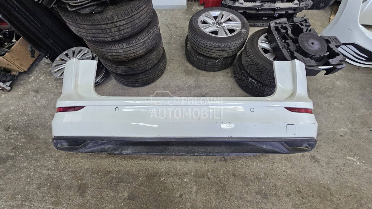 branik za Volkswagen Golf 8