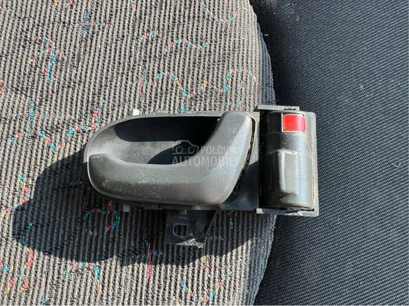 Unutrasnje kvake za Suzuki Swift od 1997. do 2003. god.